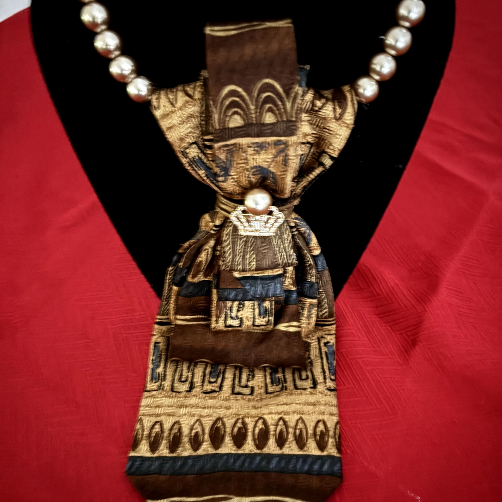 Elegant Necklace Tie